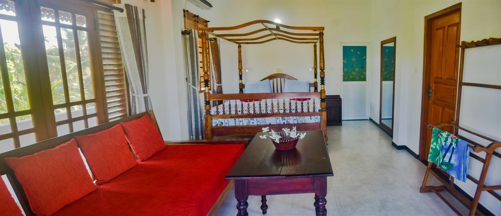 Ravi Villa Hikkaduwa Esterno foto