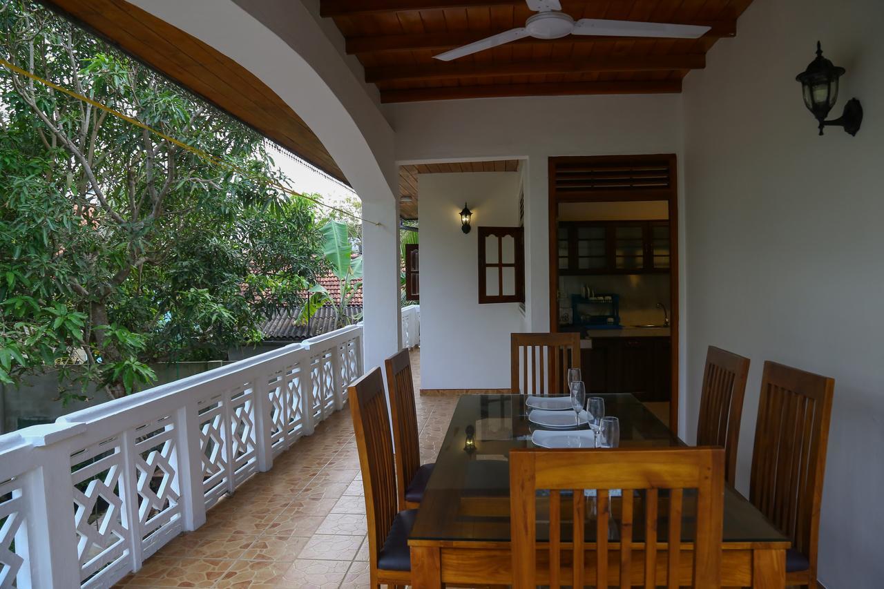 Ravi Villa Hikkaduwa Esterno foto
